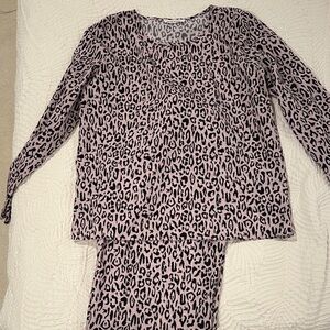 Leopard Print Long Sleeve Top and Pants Pajamas size L/XL